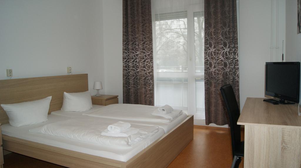 Hotel Pension Eberty Βερολίνο Εξωτερικό φωτογραφία