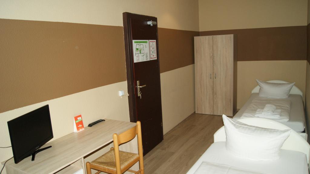 Hotel Pension Eberty Βερολίνο Εξωτερικό φωτογραφία