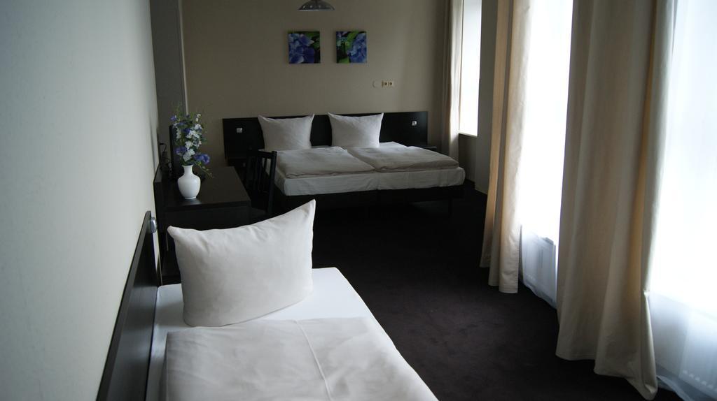 Hotel Pension Eberty Βερολίνο Εξωτερικό φωτογραφία