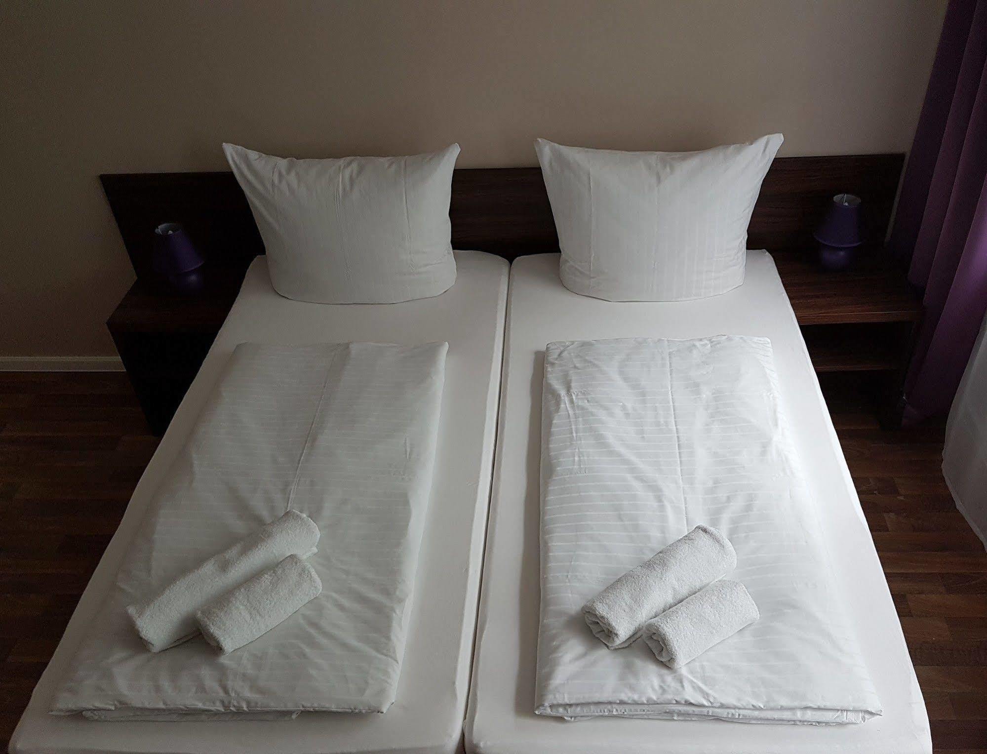 Hotel Pension Eberty Βερολίνο Εξωτερικό φωτογραφία