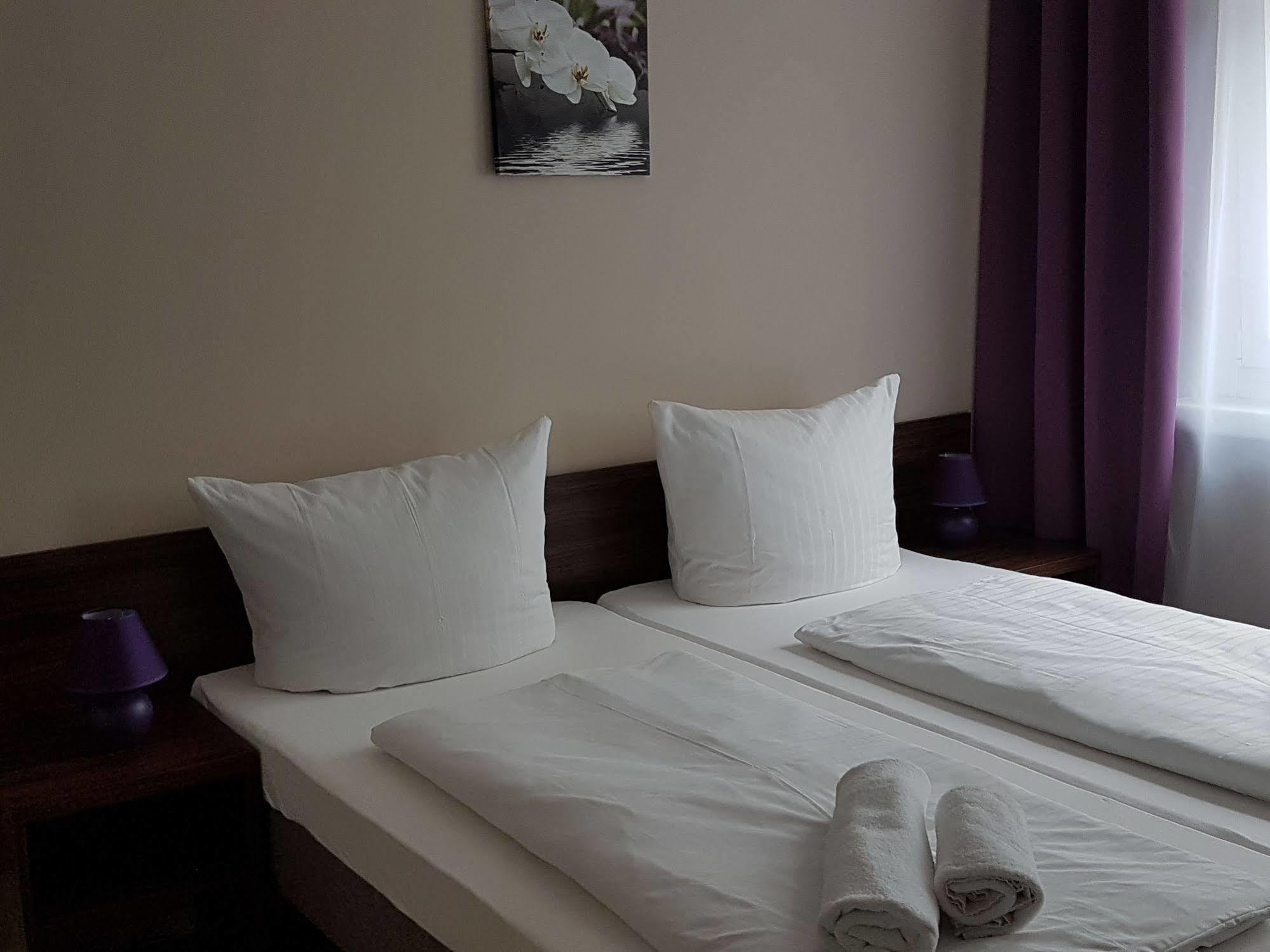 Hotel Pension Eberty Βερολίνο Εξωτερικό φωτογραφία