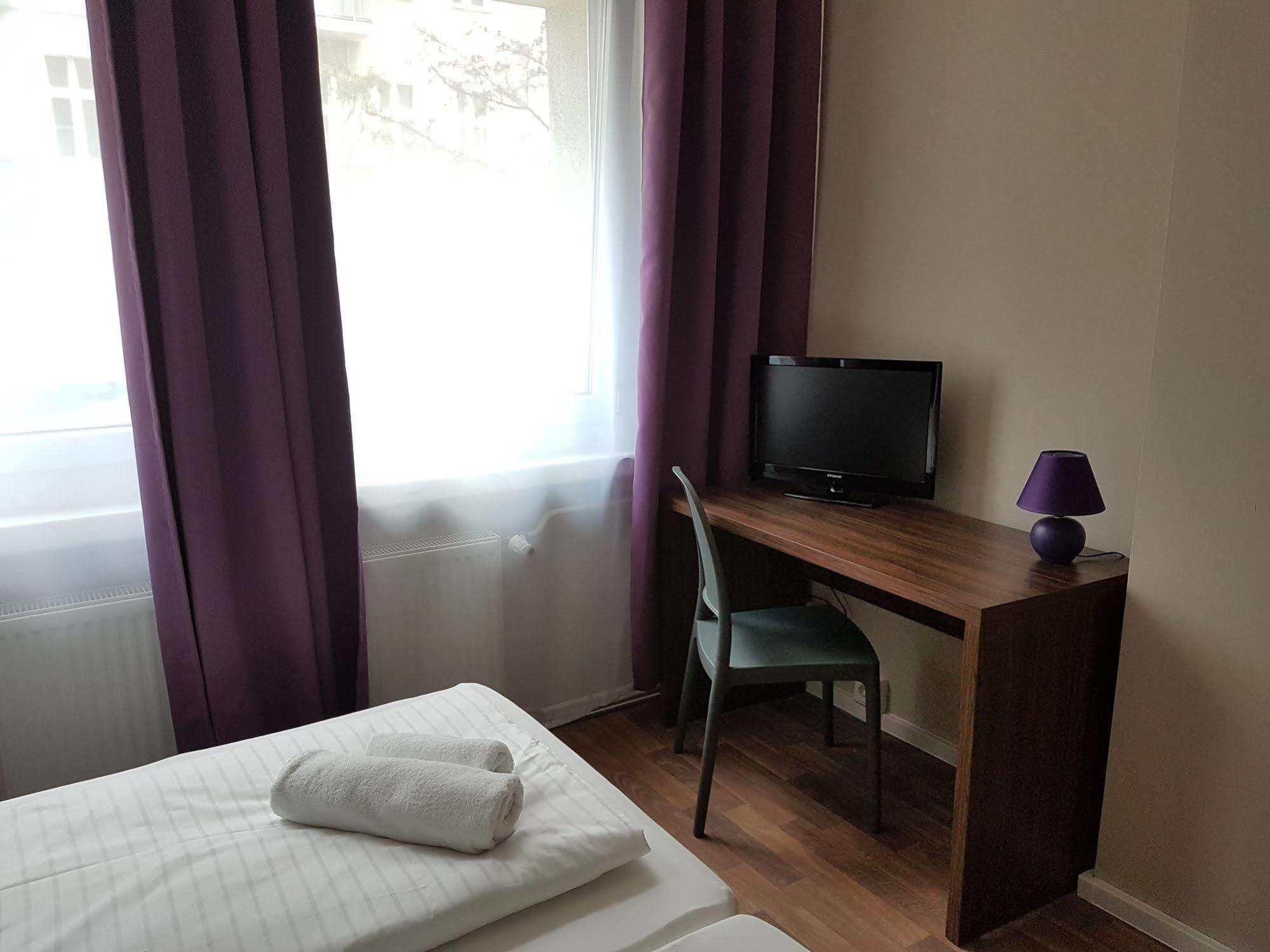 Hotel Pension Eberty Βερολίνο Εξωτερικό φωτογραφία
